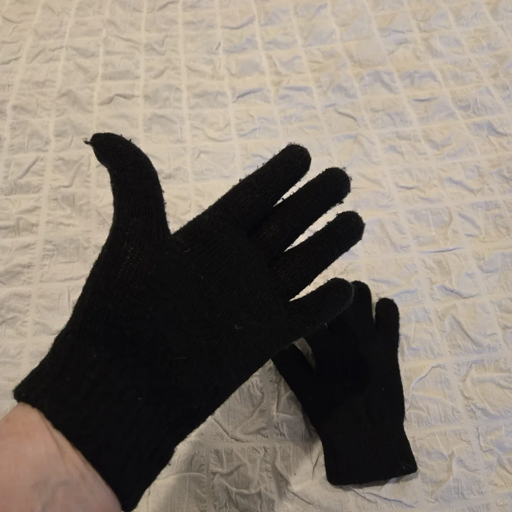 🖤 Women’s Mini Black Knit Gloves – Stretch Fit